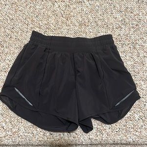 lululemon black hotty hot shorts!!